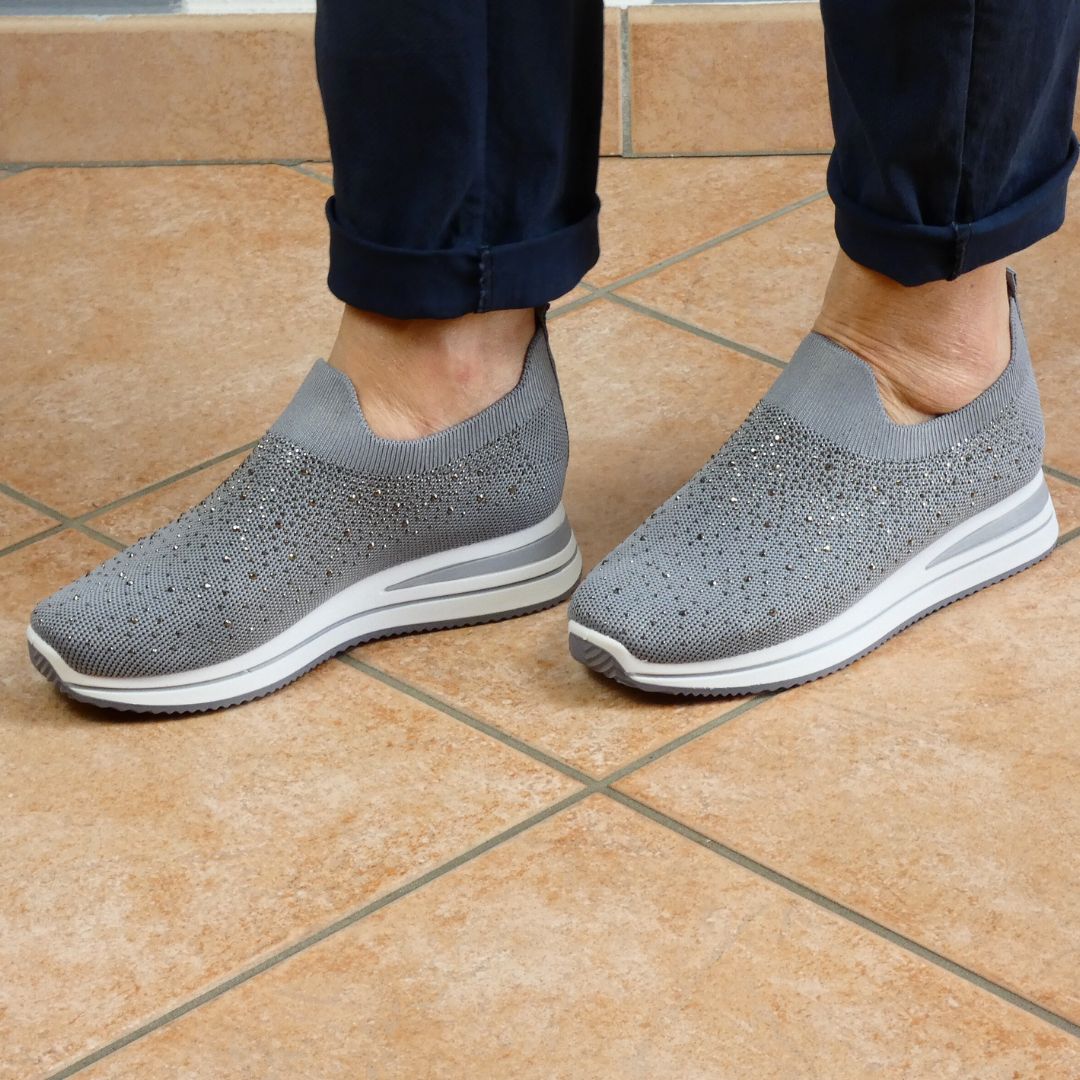 Gris / 41